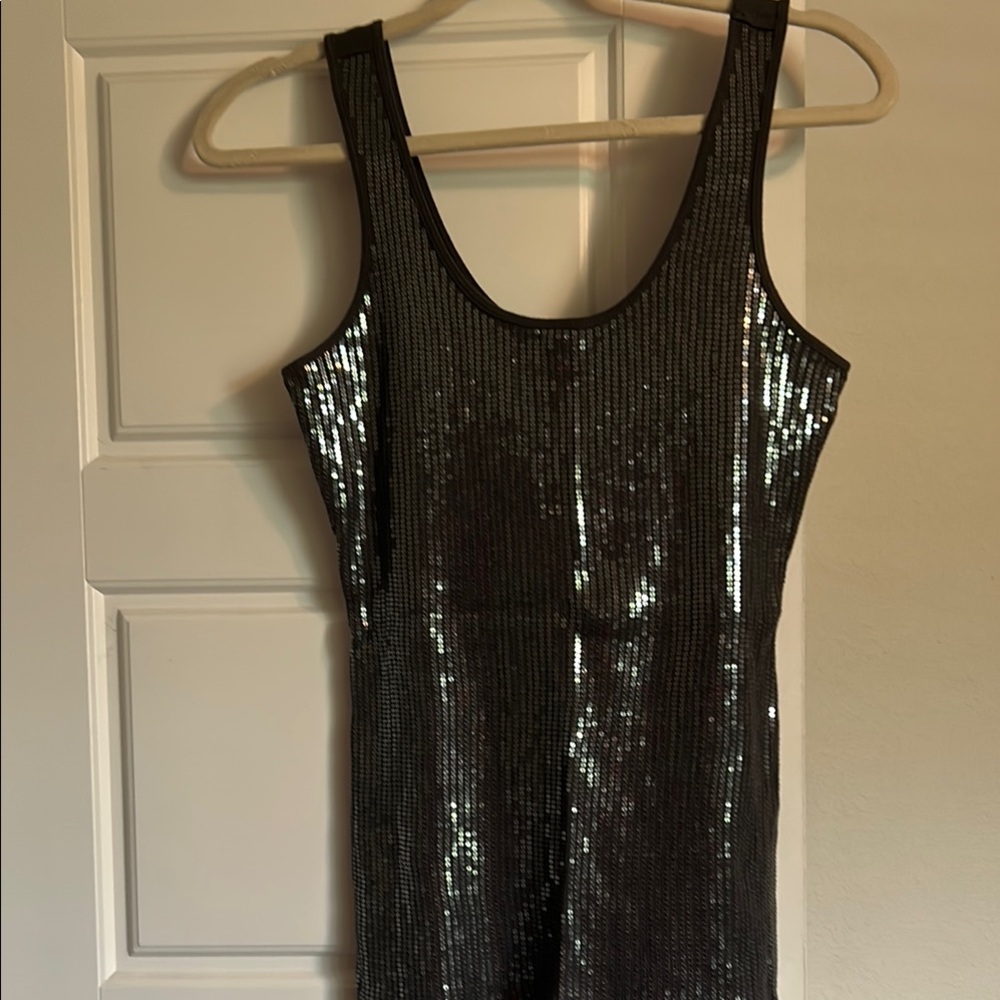 Express Sequin Gray Fitted tank top